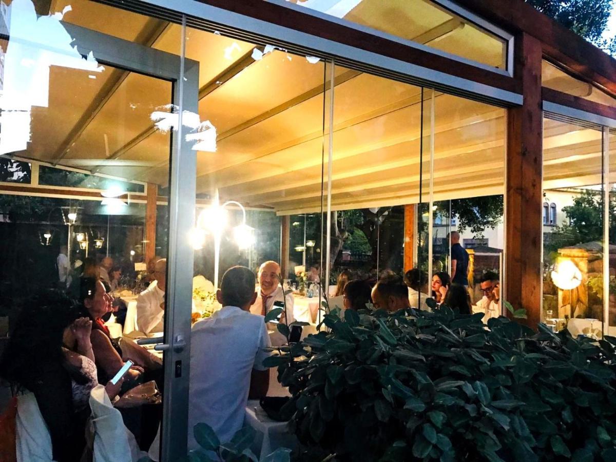 Locanda Dei Buoni E Cattivi 칼리아리 외부 사진