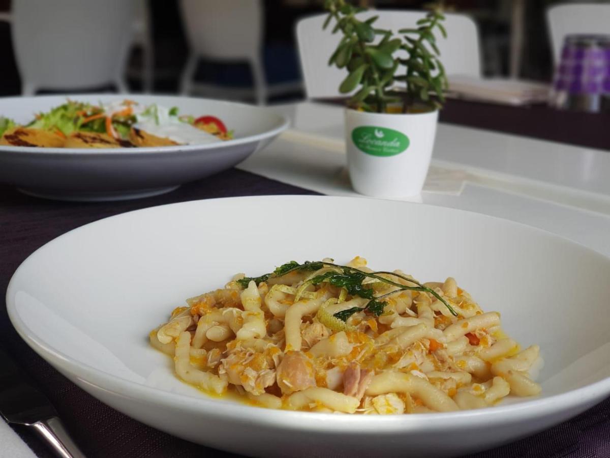 Locanda Dei Buoni E Cattivi 칼리아리 외부 사진