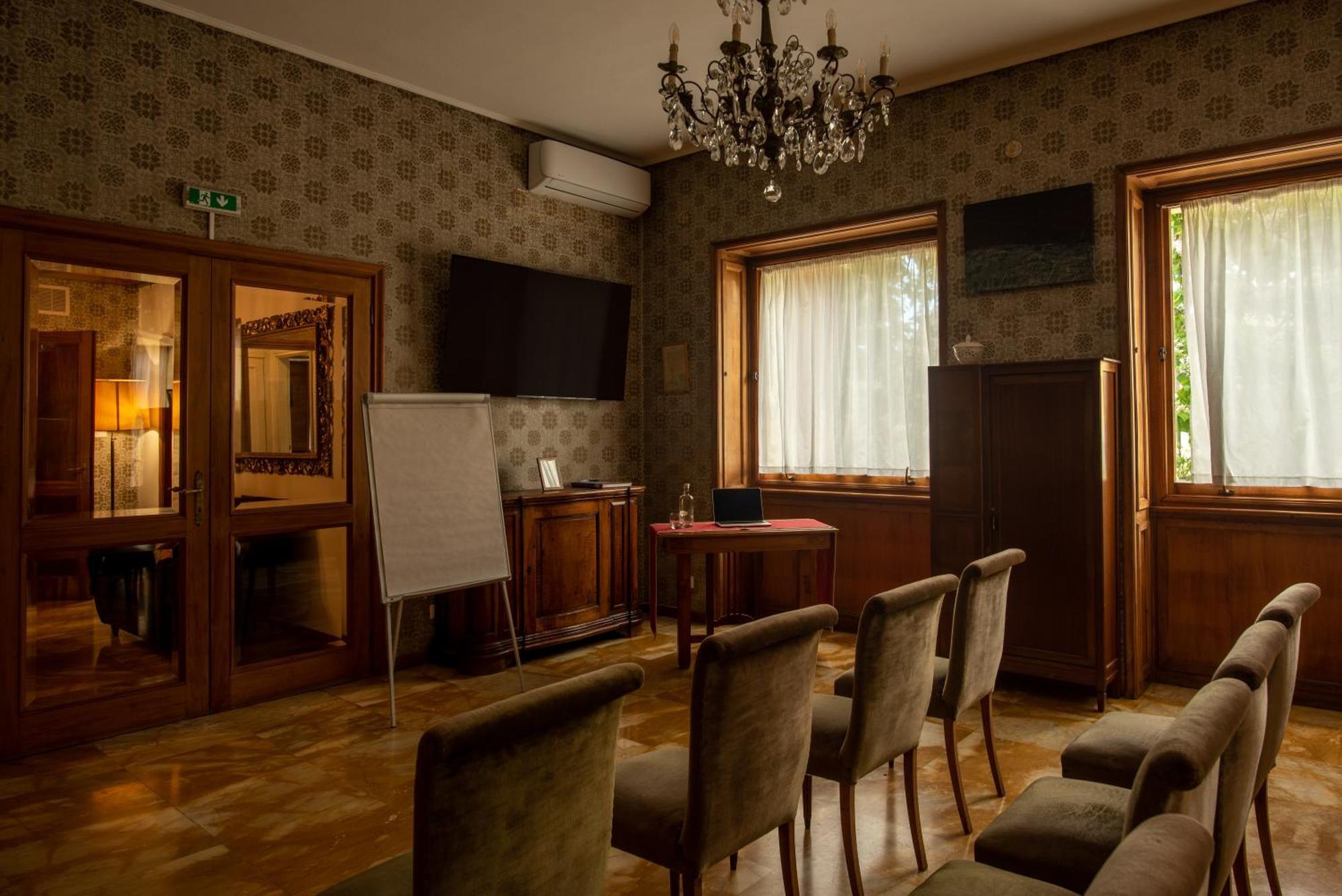 Locanda Dei Buoni E Cattivi 칼리아리 외부 사진