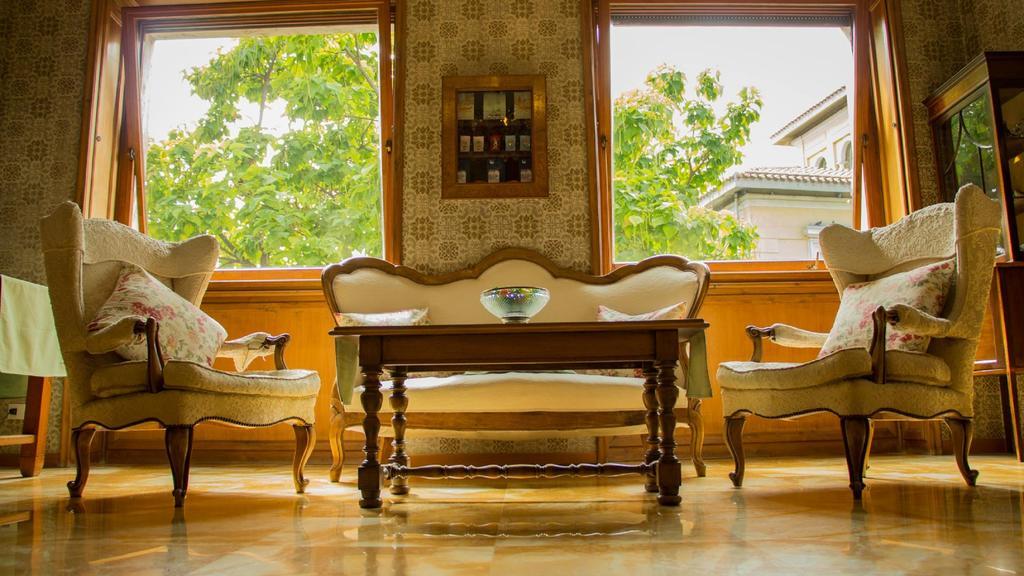 Locanda Dei Buoni E Cattivi 칼리아리 외부 사진